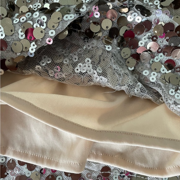 Joe Fresh Loved, Like New Women’s Gold and Silver Sequinned Skirt Size Small S/P - Picture 6 of 8